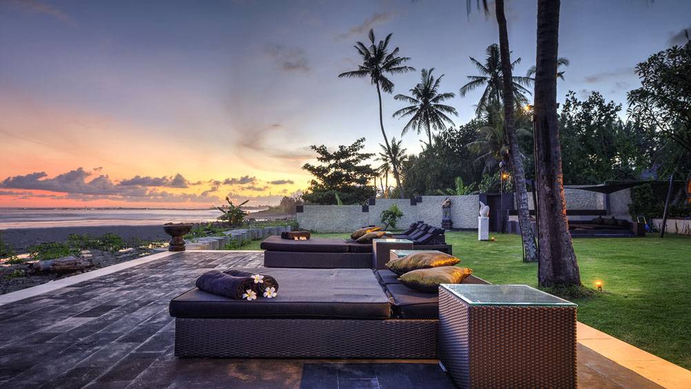 The Ylang Ylang - Sunset From Beach Deck